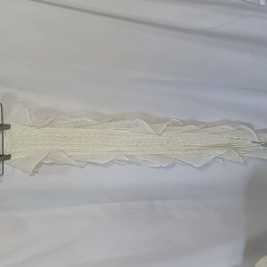 5/$30 NWT Acrylic Knit Frill Trim Cream